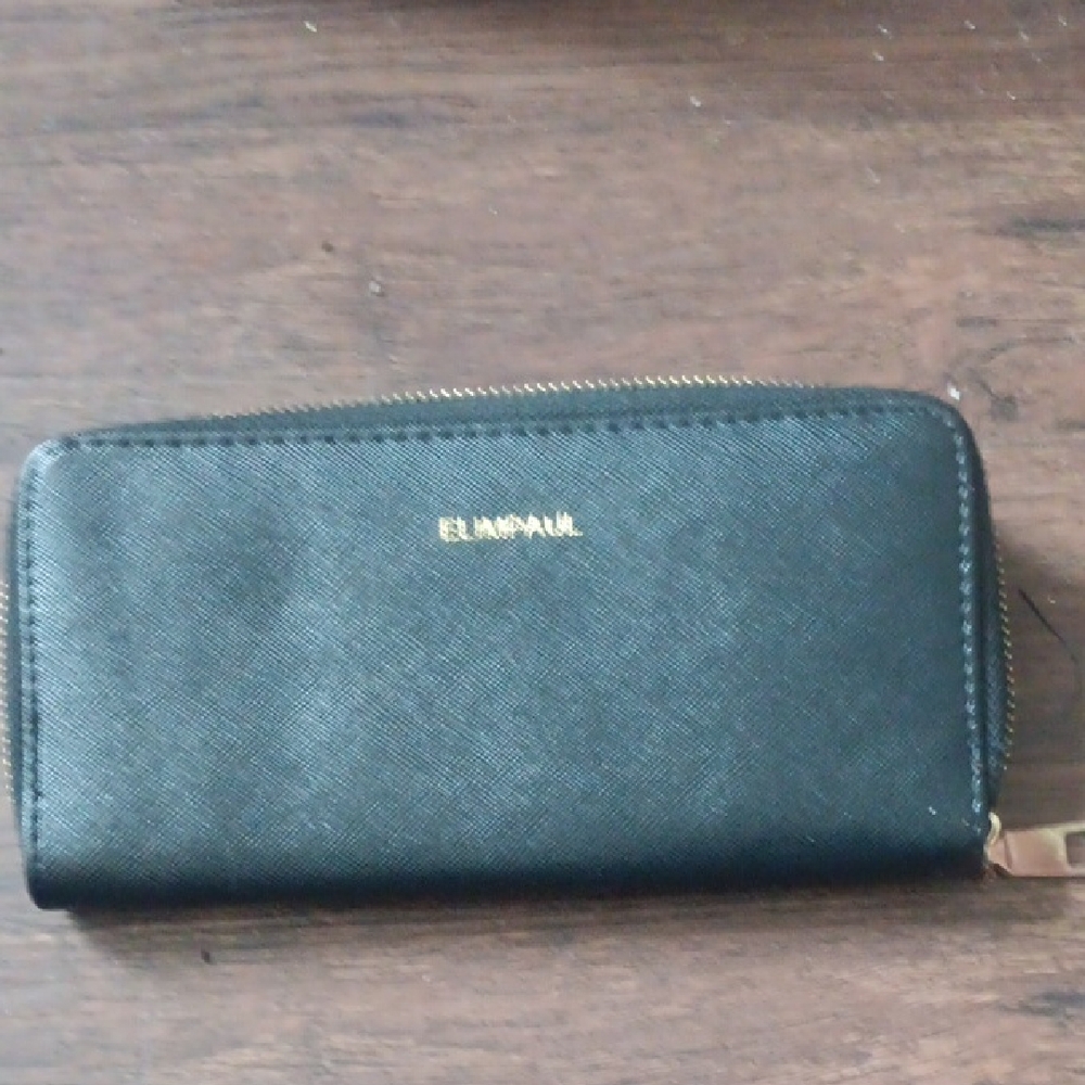 Elegant Black Wallet with Gold Accents